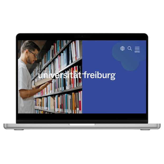 Laptop zeigt einen Mann, der ein Buch in einer Bibliothek liest, daneben das Logo der Universität Freiburg auf blauem Hintergrund.