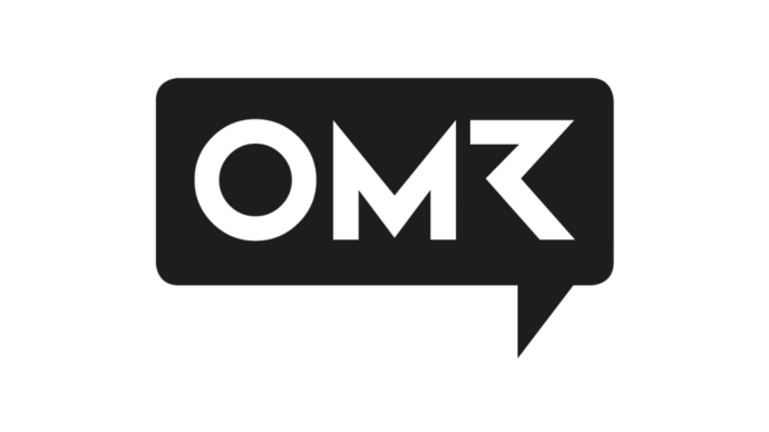Schwarzes Logo mit stilisiertem Text „OMR“, der in einer Sprechblase platziert ist.